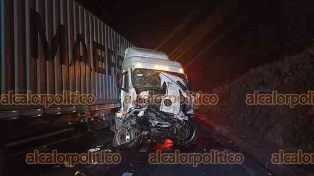 Chocan 2 tráileres en el Libramiento de Xalapa Galería