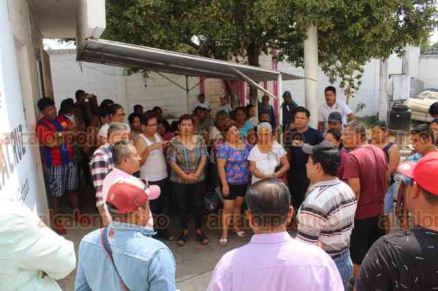 15 días sin agua en Catemaco; amenazan con pasear al Director de la ...