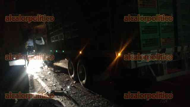 Mueren Cinco Personas Al Chocar Al Auto En Que Viajaban Contra Un Camión Al Calor Político 0208