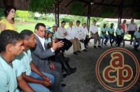 2010La comitiva veracruzana encabezada por el gobernador Fidel Herrera Beltrn recorri las instalaciones del Ncleo de la Cultura Odebrecht. Ah, Norberto Odebrecht, presidente y fundador del corporativo, les explic todos los ramos que abarca su empresa.