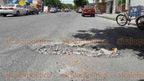 Colonia Casa Tamsa, en Boca del Río, con baches y fugas de aguas negras -  Al Calor Político