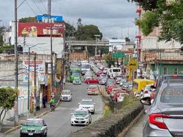 Tráfico en Rébsamen por bacheo en Unidad del Valle - Galería -  