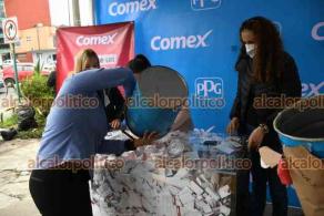 Xalapeña gana auto en sorteo de COMEX - Galería 