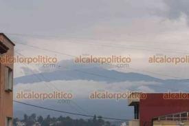 Xalapa, Ver., 27 de diciembre de 2023.- El Cofre de Perote amaneci con nieve en la cima; sin embargo, est rodeado de nubes, lo que dificulta que sea totalmente visto desde la Capital del Estado.