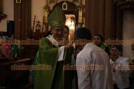Xalapa, Ver., 16 de junio de 2024.- El arzobispo de Xalapa, Jorge Carlos Patrn Wong, ofici la misa dominical en catedral, donde pidi por los paps en el Da del padre.