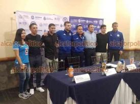 Xalapa, Ver., 4 de septiembre de 2024.- Previo a su encuentro con aficionados en las canchas de Molinos de San Roque, jugadores de Cruz Azul, parte del cuerpo tcnico y directiva, tuvieron un encuentro con medios de comunicacin. Destacaron su reciente triunfo sobre el Amrica.

