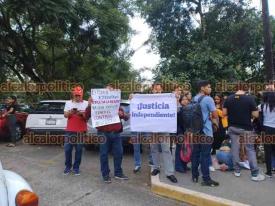 Xalapa, Ver., 5 de septiembre de 2024.- Estudiantes de Derecho UV se manifestaron en contra de la Reforma Judicial bloqueando la circulacin del Circuito Gonzalo Aguirre Beltrn frente a la Facultad. Anunciaron movilizacin para este viernes en Plaza Lerdo.
