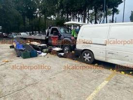 Xalapa, Ver., 12 de septiembre de 2024.- La tarde de este jueves, en la avenida Xalapa, frente al Panten Xalapeo, una gra de la empresa M2 choc contra un puesto de verduras. Trnsito acudi al lugar para deslindar responsabilidades. No hay lesionados.
