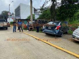 Xalapa, Ver., 17 de septiembre de 2024.- En Arco Sur, cerca del semforo de Santa Rosa, una camioneta impact por alcance a un automvil que termin por ?brincarse? el camelln y cay a la parte baja de la avenida. No hubo heridos.