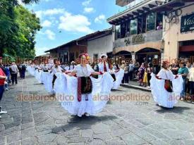 Coatepec, Ver., 22 de septiembre de 2024.- Este domingo el pueblo mgico de Coatepec celebra la sexta edicin del ?Jarochdromo?, punto de reunin para ms de 1200 bailarines a travs de 57 grupos de danza, y 60 msicos de toda la regin.