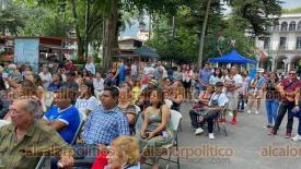 Xalapa, Ver., 22 de septiembre de 2024.- Familias disfrutaron de la presentacin de la  Rondalla San Martn en el parque Jurez, como parte de las actividades del programa ?Domingos Familiares?.
