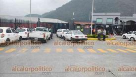 Huiloapan, Ver., 25 de septiembre de 2024.- 44 trabajadores del rea de ?Preventas? bloquearon la bodega de distribucin de Coca-Cola, ubicada en Parque Industrial del Valle de Orizaba. Denunciaron abuso laboral de su supervisor de rea.