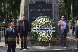 Xalapa, Ver., 25 de septiembre de 2024.- Este mircoles, servidores pblicos de la SEDARPA rindieron guardia de honor en el monumento de Miguel Hidalgo, en el parque Los Berros.