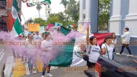 Crdoba, Ver., 27 de septiembre de 2024.- Saliendo del parque 21 de Mayo, para luego pasar por la avenida 1, y la calle 10 y llegar al parque V Centenario, trabajadores del Poder Judicial federal se manifestaron contra la reforma recin aprobada.