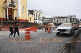 Xalapa, Ver., 28 de septiembre de 2024.- Por trabajos de rehabilitacin en la calle Revolucin slo hay un carril habilitado en ese tramo de la calle Enrquez, en el centro de la Capital. Maneje con precaucin.