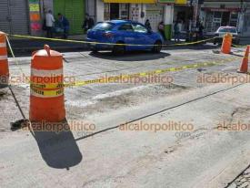 Xalapa, Ver., 11 de octubre de 2024.- Repararon tramo en mal estado en la calle Clavijero casi esquina Altamirano, en el centro de la Capital, donde avanzaba el hundimiento. Maneje con precaucin.

