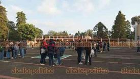 Xalapa, Ver., 16 de octubre de 2024.- Docentes  y estudiantes de la Benemrita Escuela Normal Veracruzana hicieron paro de labores este mircoles en defensa de la institucin y escuelas anexas.