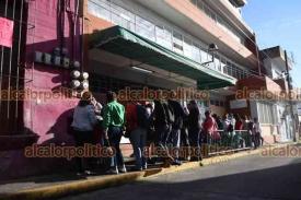 Xalapa, Ver., 23 de octubre de 2024.- Padres de familia tomaron la Escuela Primaria ?Manuel M. Gutirrez? para denunciar que tutora de alumna intimida a docentes y estudiantes, adems de que la estudiante agrede frecuentemente a compaeros. Exigen intervencin de la SEV.