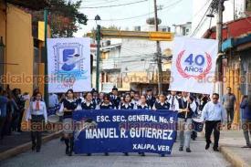 Xalapa, Ver., 25 de octubre de 2024.- Con un desfile, alumnos y docentes conmemoraron los 40 aos de fundacin de la Escuela General 5 ?Manuel R. Gutirrez?. En algunas calles de la Capital hubo cortes momentneos a la circulacin. Circule con precaucin.