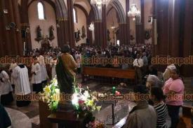 Xalapa, Ver., 27 de octubre de 2024.- El prroco de la catedral de Xalapa, Jos Ignacio Barrera, ofici la misa de este domingo.