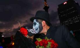 Ciudad de Mxico, 27 de octubre de 2024.- Capitalinos presenciaron el desfile con motivo Del da de Muertos, donde catrines y catrinas desfilaron desde el ngel de la Independencia hasta el Zcalo.