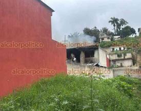 Xalapa, Ver., 28 de octubre de 2024.- Esta tarde se report el incendio de una casa en la calle Sebastin Lerdo, en la colonia Insurgentes. Personal de Bomberos y SSP trabajaron para sofocar el fuego. No hubo lesionados.