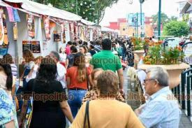 Xalapa, Ver., 3 de noviembre de 2024.- Xalapeos disfrutan del ltimo da de la Feria del Tamal, Pan y Chocolate 2024.
