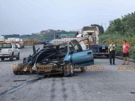 Veracruz, Ver., 3 de noviembre de 2024.- En el tramo carretero conocido como Kilmetro 13.5, camioneta conducida por un hombre en presunto estado de ebriedad se fue contra triler estacionado. El responsable huy.
