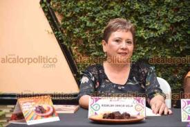 Xalapa, Ver., 6 de noviembre de 2024.-Rosalba Garca Vela, ganadora de la campaa Platillo Representativo de Xalapa con costilla en salsa de chile seco.