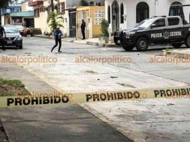 Veracruz, Ver., 7 de noviembre de 2024.- Hombre que al parecer intent agredir a mujer con cuchillo fue herido por policas estatales a los que lanz piedras, en la colonia Lomas de Ro Medio. El varn, que padece de sus facultades mentales, fue hospitalizado.