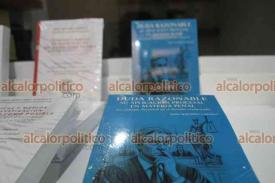 Xalapa, Ver., 8 de noviembre de 2024.- El autor del libro ?Duda Razonable?, Jess Martnez Garnelo, imparti la conferencia relacionada con su obra, en el edificio ?Jurista?; lo acompaaron los doctores Rafael Rodrguez Salazar y Octavio Ruiz Mndez.
