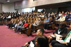 Xalapa, Ver., 20 de noviembre de 2024.- El secretario de Medio Ambiente, Juan Carlos Contreras Bautista, compareci ante diputados del Congreso del Estado.
