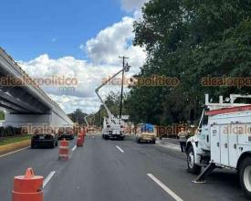 Xalapa, Ver., 22 de noviembre de 2024.- Debido a trabajos de CFE, se redujo la circulacin a un carril en la avenida sobre Lzaro Crdenas esquina Murillo Vidal con direccin a Las Trancas. Murillo Vidal estuvo cerrada completamente la vialidad a la altura de El Tejar.