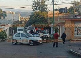 Xalapa, Ver., 29 de noviembre de 2024.- Dos autos chocaron en la calle Zacatecas esquina con Oaxaca, colonia Progreso Macuiltpetl. Paramdicos atendieron en el lugar del accidente a la conductora de uno de ellos y a una menor de edad. No requirieron hospitalizacin.