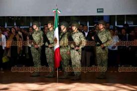 Xalapa, Ver., 2 de diciembre de 2024.- La nueva secretaria de Educacin, Claudia Tello Espinosa, encabez los honores a la bandera este lunes en la sede de la SEV.