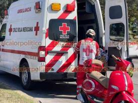 Veracruz, Ver., 10 de diciembre de 2024.- Choque por alcance entre dos automviles la tarde de este martes en la avenida Rafael Cuervo, a la altura de la avenida Cuauhtmoc. Paramdicos atendieron a una menor de edad que iba a bordo de uno de los vehculos.