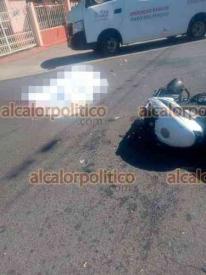 Paso del Macho, Ver., 13 de diciembre de 2024.- Motociclista perdi la vida la tarde de este viernes en la entrada a la cabecera municipal luego que derrap. Al parecer, el fallecido perdi el control a causa de unos perros que se le atravesaron. Al lugar acudi personal de la Fiscala para las diligencias del caso.
