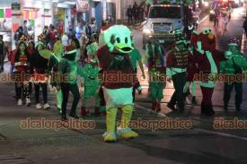 
Xalapa, Ver., 19 de diciembre de 2024.- El Movimiento Catlico Nueva Evangelizacin particip en la Caravana Navidea, con un recorrido por las calles del centro de la Capital para concluir en el Teatro del Estado.
