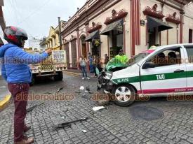 Xalapa, Ver., 20 de diciembre de 2024.- En la esquina de las calles Xalapeos Ilustres y Nogueira, taxi se impact contra camioneta de gas y qued severamente daado. No se reportan heridos. Hasta las 10:00 horas la circulacin segua suspendida en ese punto.