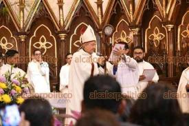 Xalapa, Ver., 5 de enero de 2025.- En el primer domingo de enero, el arzobispo de Xalapa, Carlos Patrn Wong, ofici la misa dominical en la Catedral Metropolitana.
