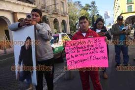 Xalapa, Ver., 27 de enero de 2025.- Familiares de Jhosajani de Rub Luna Martnez y Oswaldo Ramrez Mendieta volvieron a manifestarse este lunes en Plaza Lerdo para exigir a la Fiscala que agilice la bsqueda de los jvenes.
