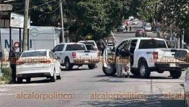 Veracruz, Ver., 6 de marzo de 2025.- La Polica Ministerial implement operativos simultneos en la colonia 21 de Abril, donde se cate un autolavado, as como domicilios en las colonias Buenavista y Chapultepec. Autoridades buscan puntos de venta de droga.