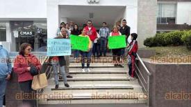 Xalapa, Ver., 10 de marzo de 2025.- Vecinos del fraccionamiento Terranova cerraron las oficinas de la Comisin Municipal de Agua y Saneamiento luego de dos aos de no contar con el servicio debido a una negligencia del organismo operador para desbloquear los trmites.