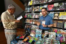 Xalapa, Ver., 26 de julio de 2026.- Presentaciones, talleres y diversas actividades disfrutan los visitantes de la Feria del Libro Infantil y Juvenil, en la prepa Juárez.